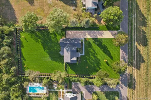 $1,875,000 | 5675 Bridge Lane, Cutchogue, NY 11935