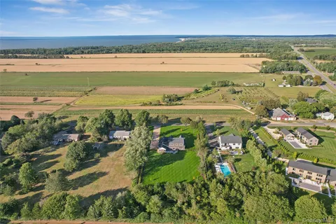 $1,875,000 | 5675 Bridge Lane, Cutchogue, NY 11935