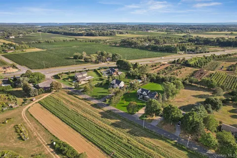 $1,875,000 | 5675 Bridge Lane, Cutchogue, NY 11935