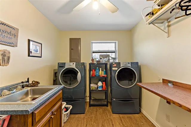 $1,175,000 | 15 County Road 1227, Lake Creek, TX 75450