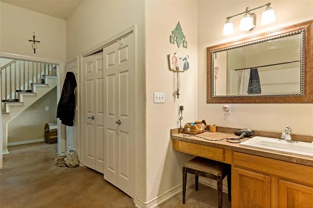 $1,175,000 | 15 County Road 1227, Lake Creek, TX 75450