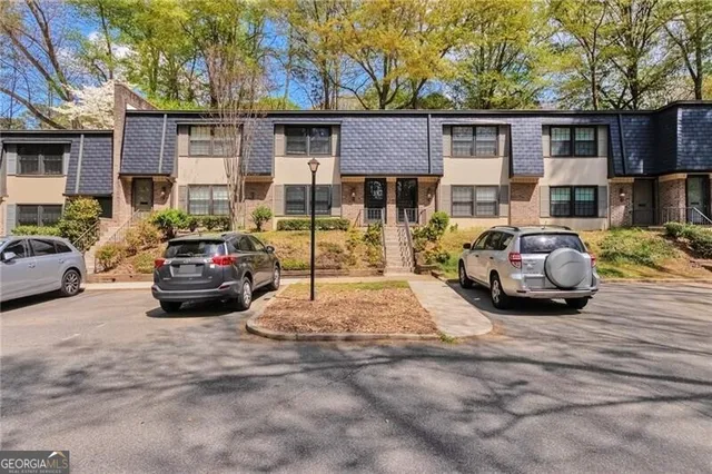 $1,900 | 8 Arpege Way Northwest, Atlanta, GA 30327