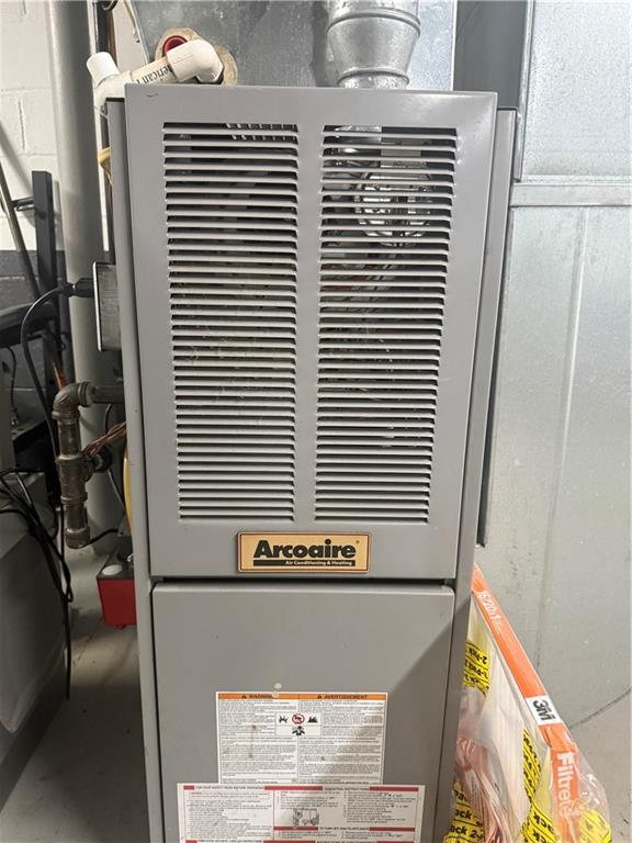 662 Lindsay Road Carnegie, PA 15106 - Photo 19 of 19 a view of balcony with window