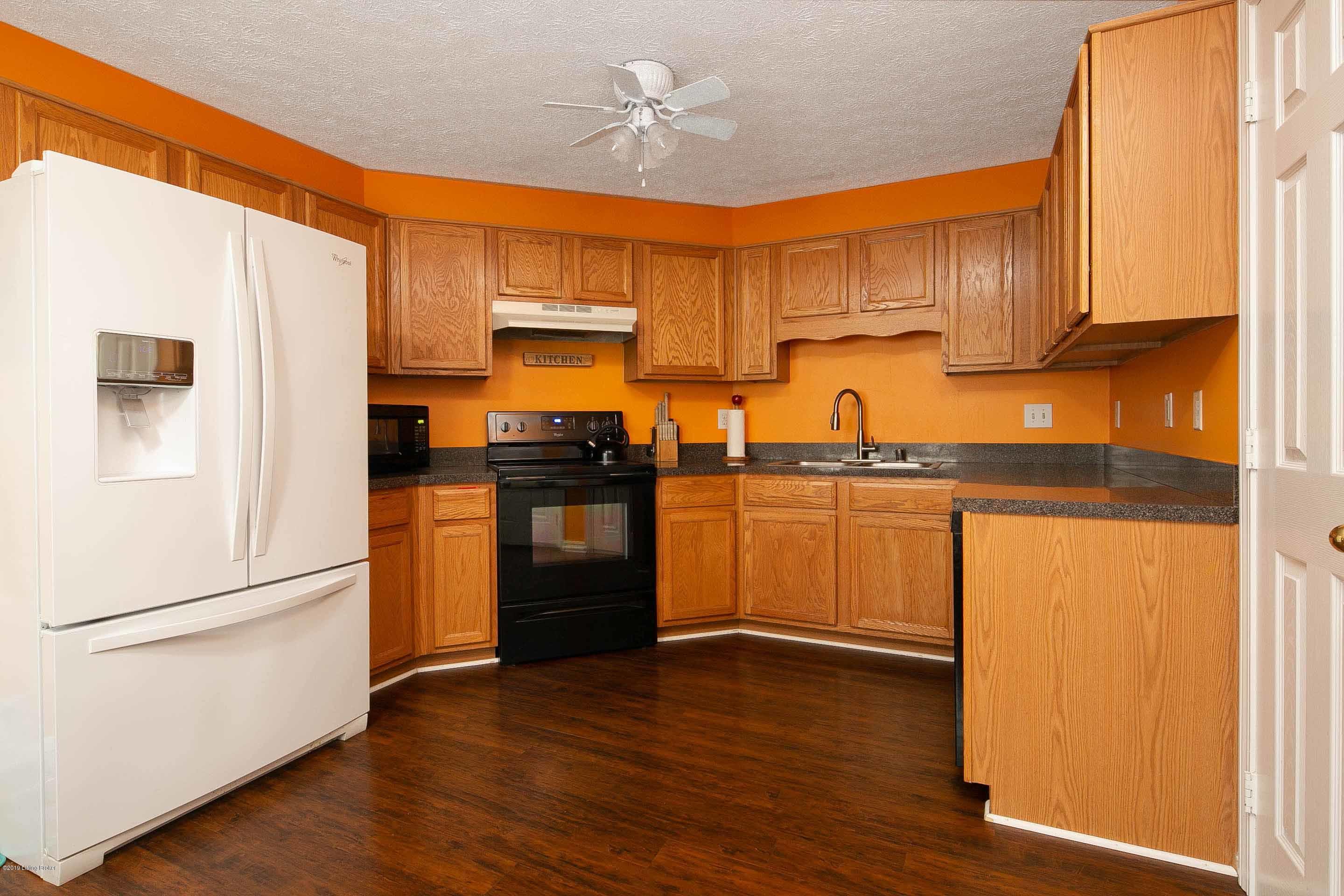 7823 Lariat Road Louisville, KY 40219 - Photo 18 of 39 20