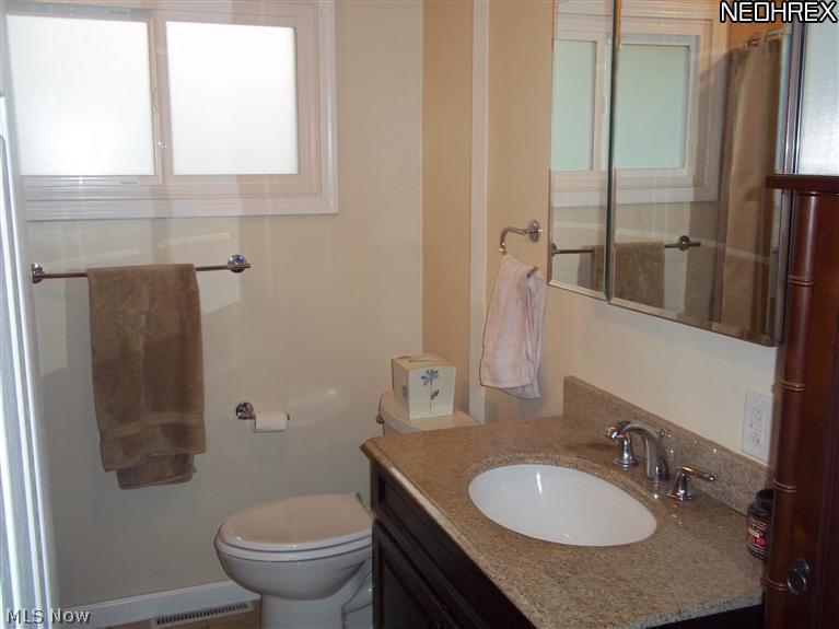 348 Stratford Road Akron, OH 44333 - Photo 11 of 18 Gallery Image 11