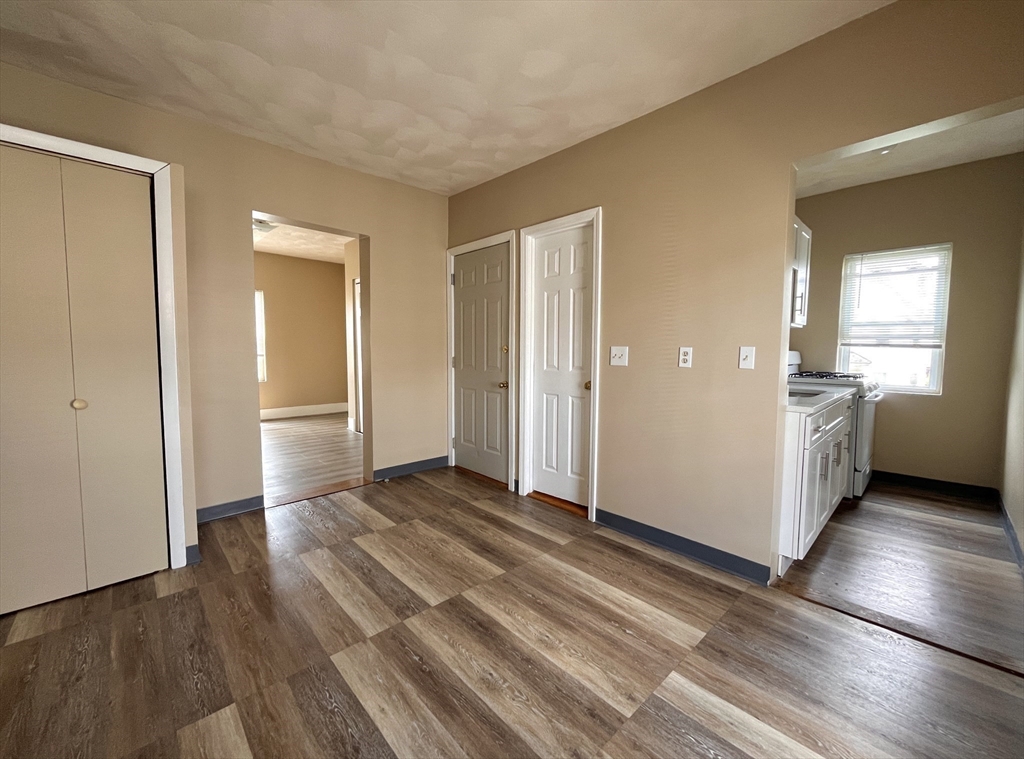 25 Oakland Avenue, Unit 3R Everett, MA 02149 - Photo 3 of 13