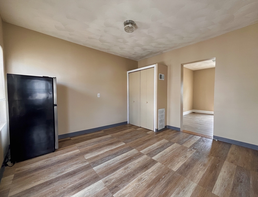 25 Oakland Avenue, Unit 3R Everett, MA 02149 - Photo 4 of 13