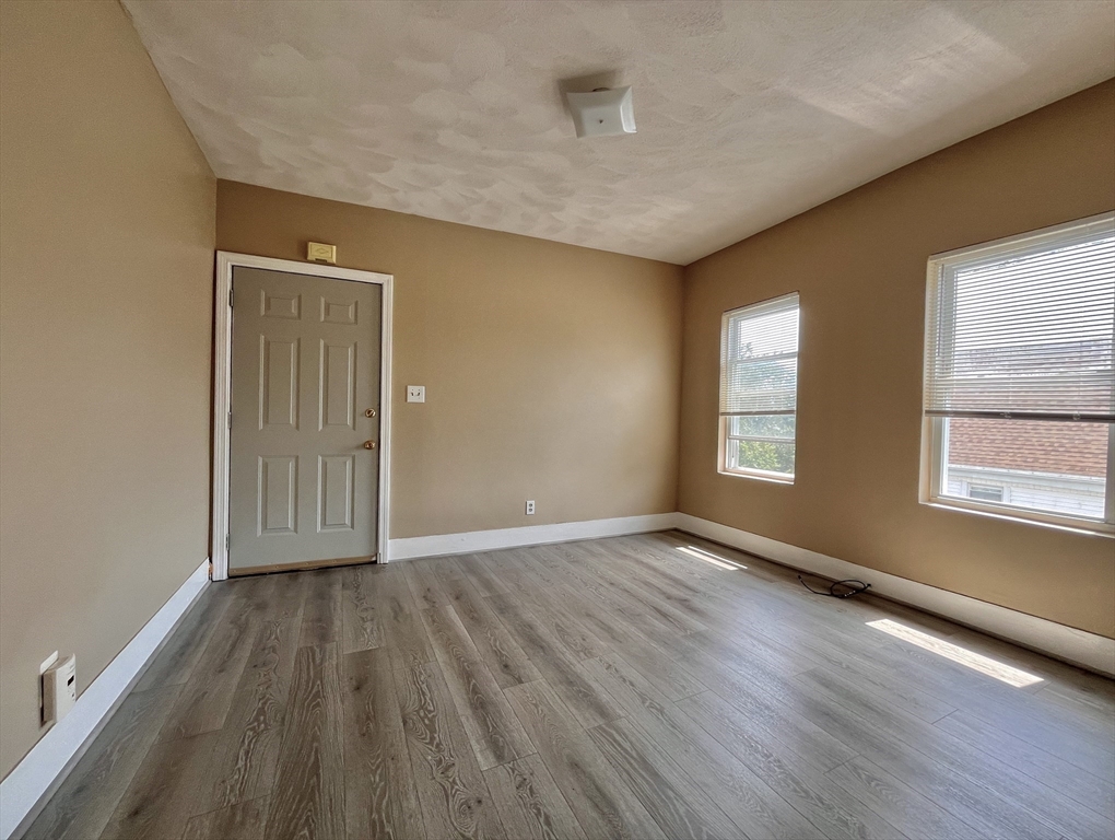 25 Oakland Avenue, Unit 3R Everett, MA 02149 - Photo 6 of 13