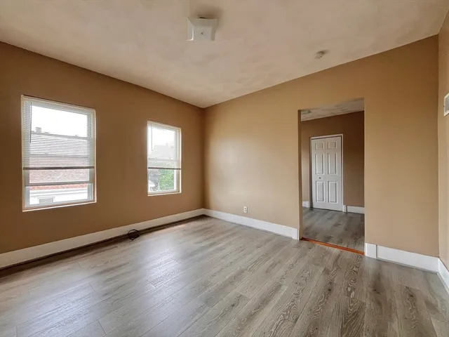 $1,800 | 25 Oakland Avenue, Unit 3R, Everett, MA 02149