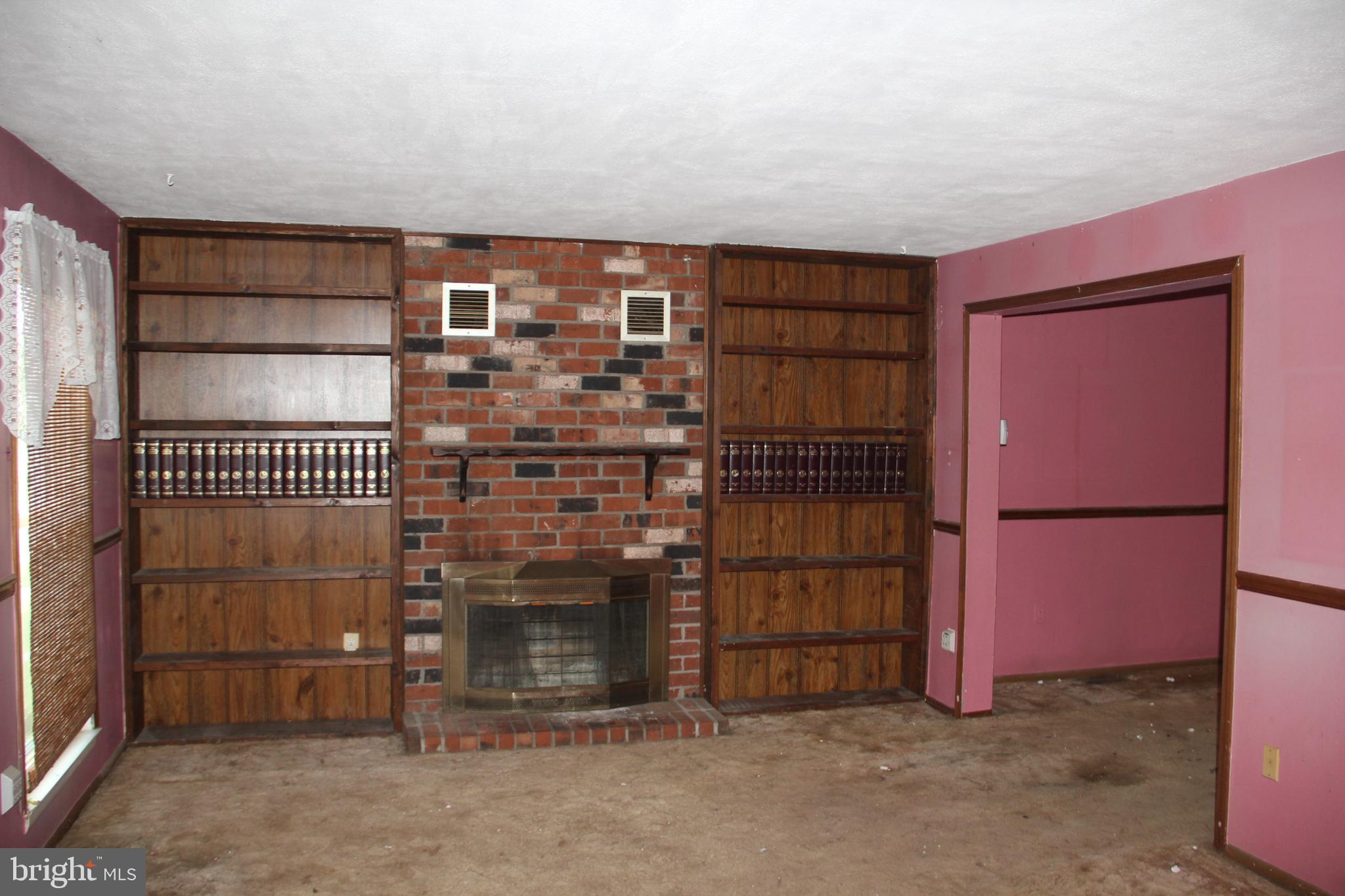 4604 Vicky Road Baltimore, MD 21236 - Photo 3 of 13 Living Room