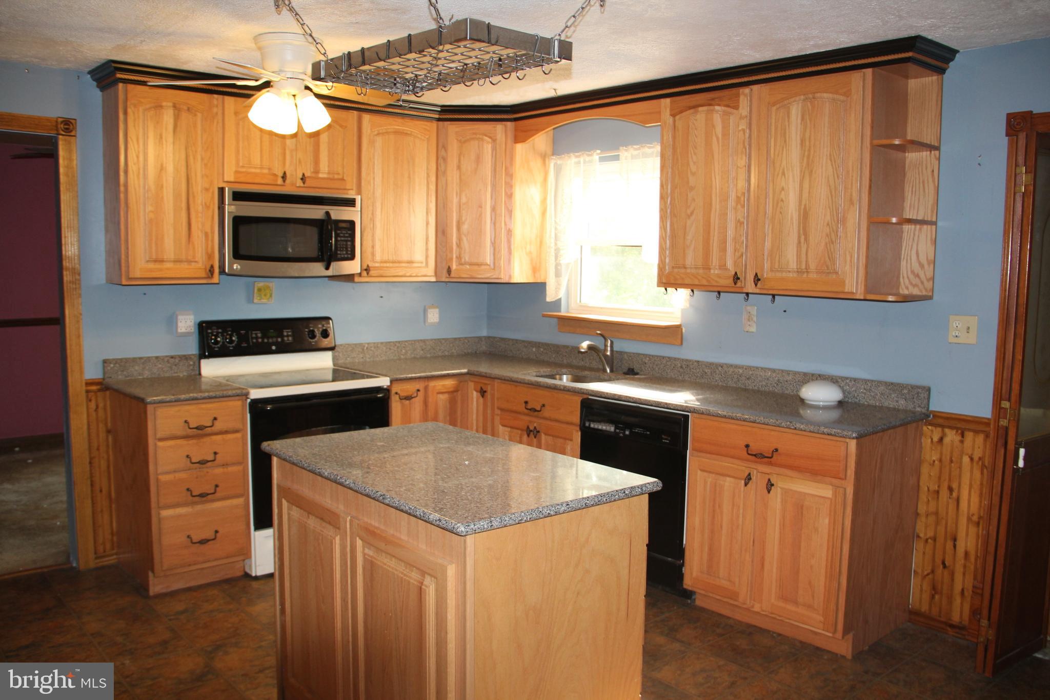 4604 Vicky Road Baltimore, MD 21236 - Photo 4 of 13 Kitchen