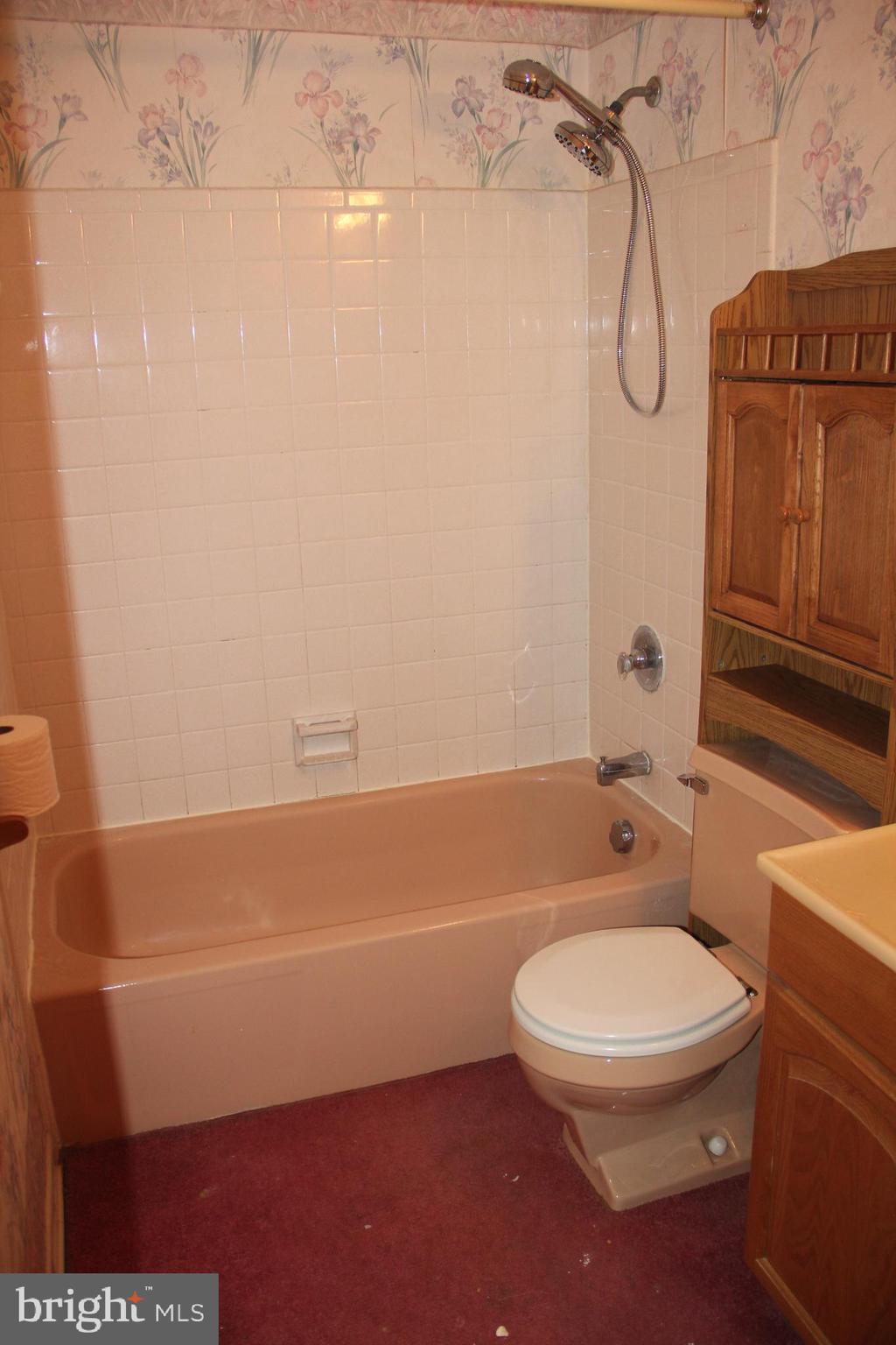 4604 Vicky Road Baltimore, MD 21236 - Photo 9 of 13 Bath