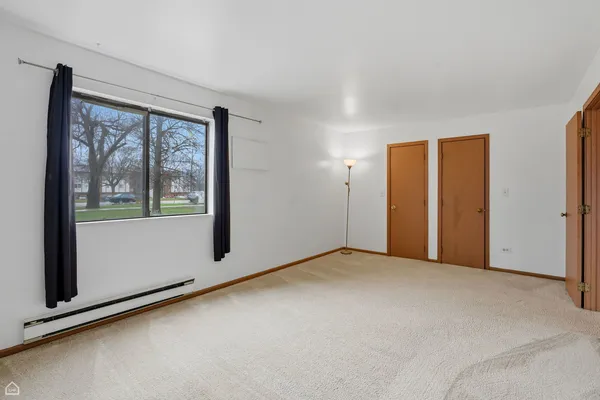 $1,499 | 627 South Virginia Road, Unit 112, Crystal Lake, IL 60014