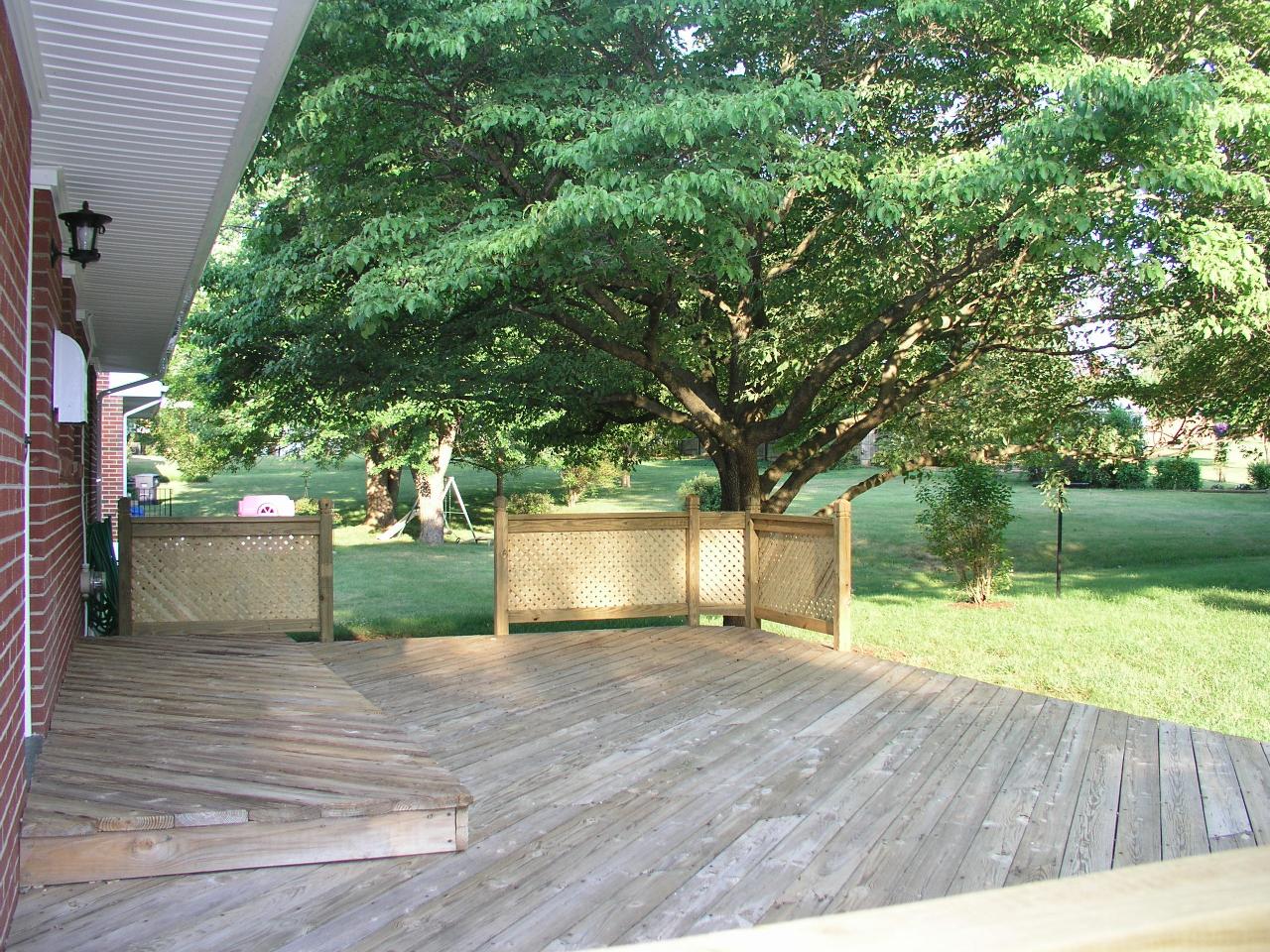 201 Frontier Road Northeast Roanoke, VA 24012 - Photo 5 of 9 backdeck