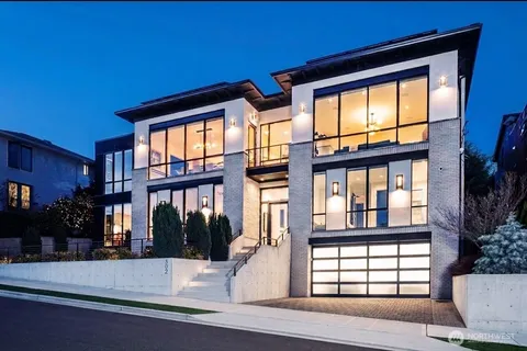 $5,308,000 | 362 Ward Street, Seattle, WA 98109