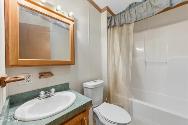$219,500 | 4 Country Lane, Ticonderoga, NY 12883