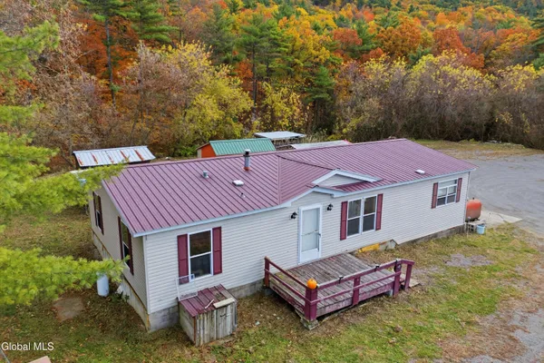 $219,500 | 4 Country Lane, Ticonderoga, NY 12883