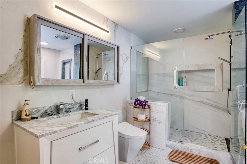 1 Royal St George Road Newport Beach, CA 92660 - Photo 19 of 65