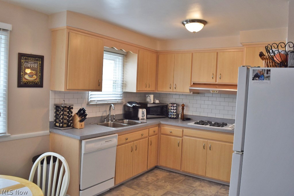 945 Hanley Road Cleveland, OH 44124 - Photo 8 of 26