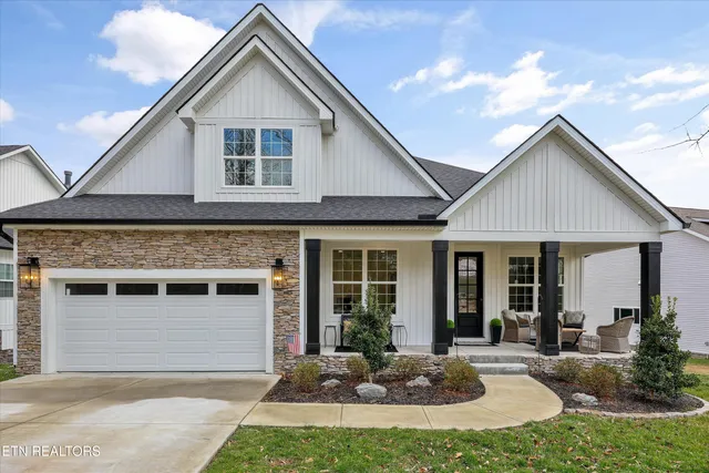$639,000 | 310 Oostagala Lane, Loudon, TN 37774