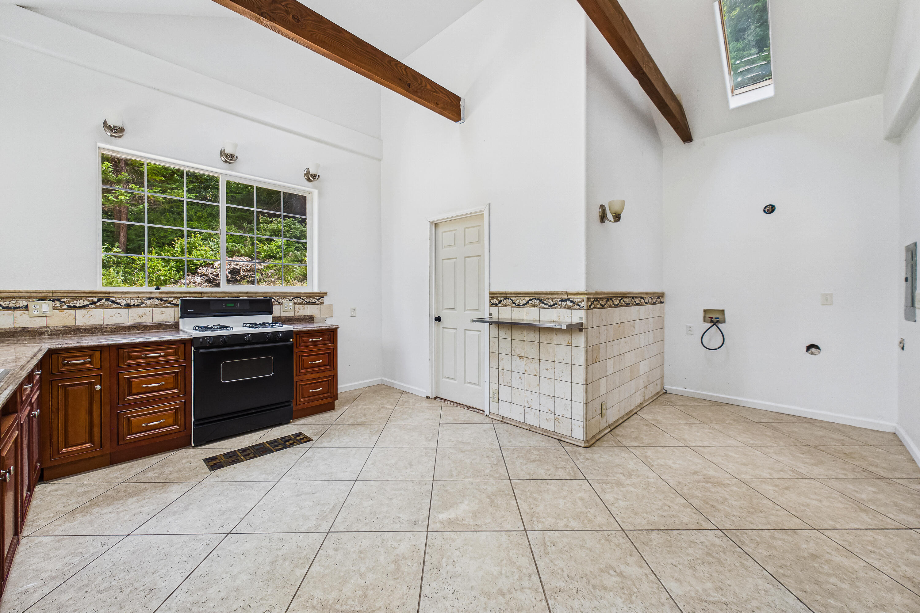 1005 Twin Trees Road Garberville, CA 95542 - Photo 28 of 84
