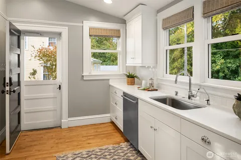 $1,225,000 | 4422 Montana Circle, Seattle, WA 98199