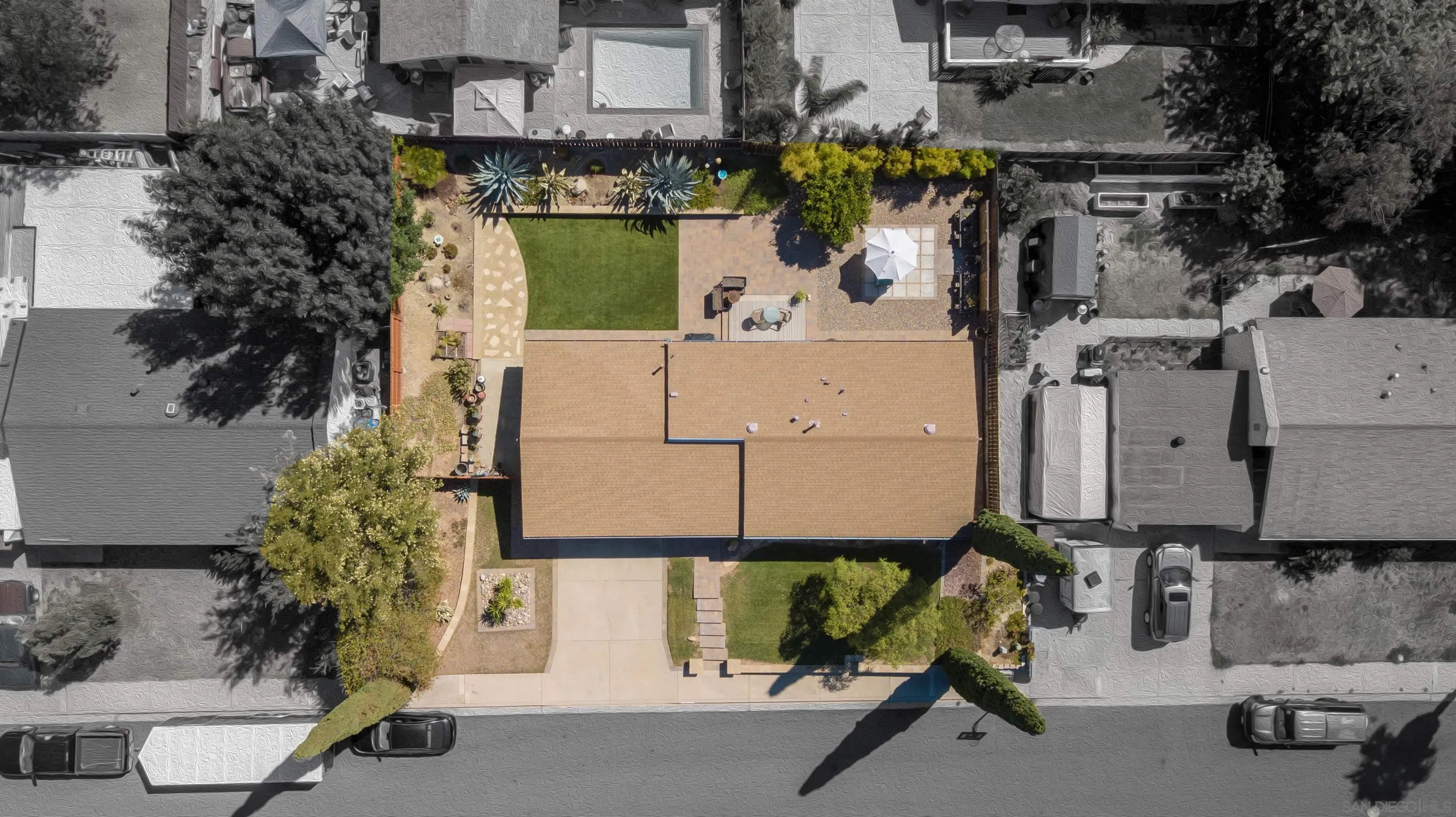 13515 Utopia Road Poway, CA 92064 - Photo 34 of 36 an aerial view of a houses with yard