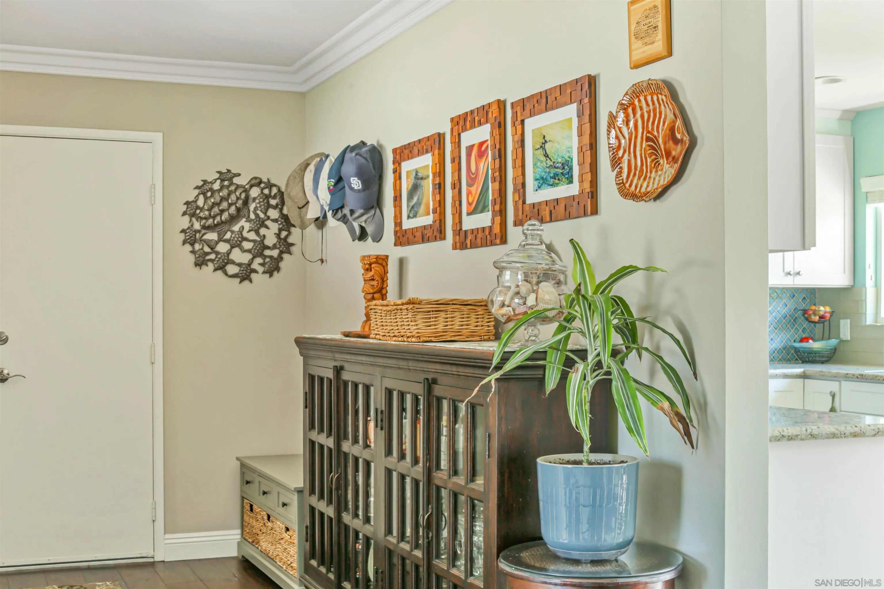 13515 Utopia Road Poway, CA 92064 - Photo 6 of 36 a vase of flowers sitting on a table