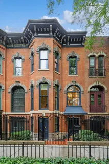 $1,749,000 | 24 West Chestnut Street, Chicago, IL 60610