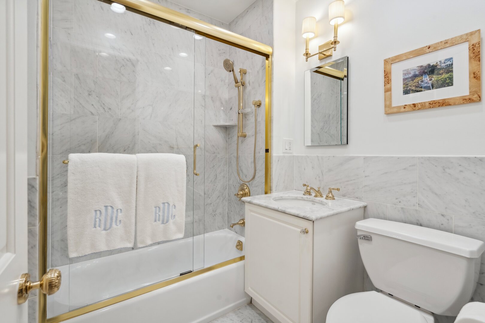 24 West Chestnut Street Chicago, IL 60610 - Photo 24 of 38 a bathroom with a toilet sink and bathtub