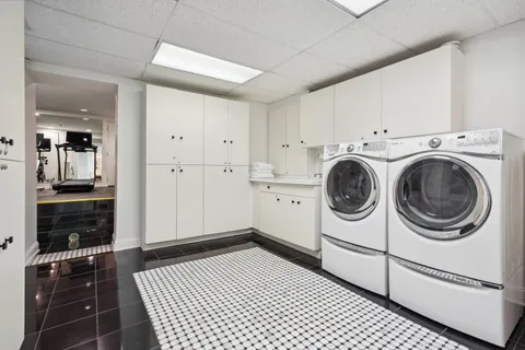 $1,749,000 | 24 West Chestnut Street, Chicago, IL 60610