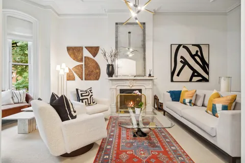 $1,749,000 | 24 West Chestnut Street, Chicago, IL 60610