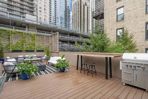 $1,749,000 | 24 West Chestnut Street, Chicago, IL 60610