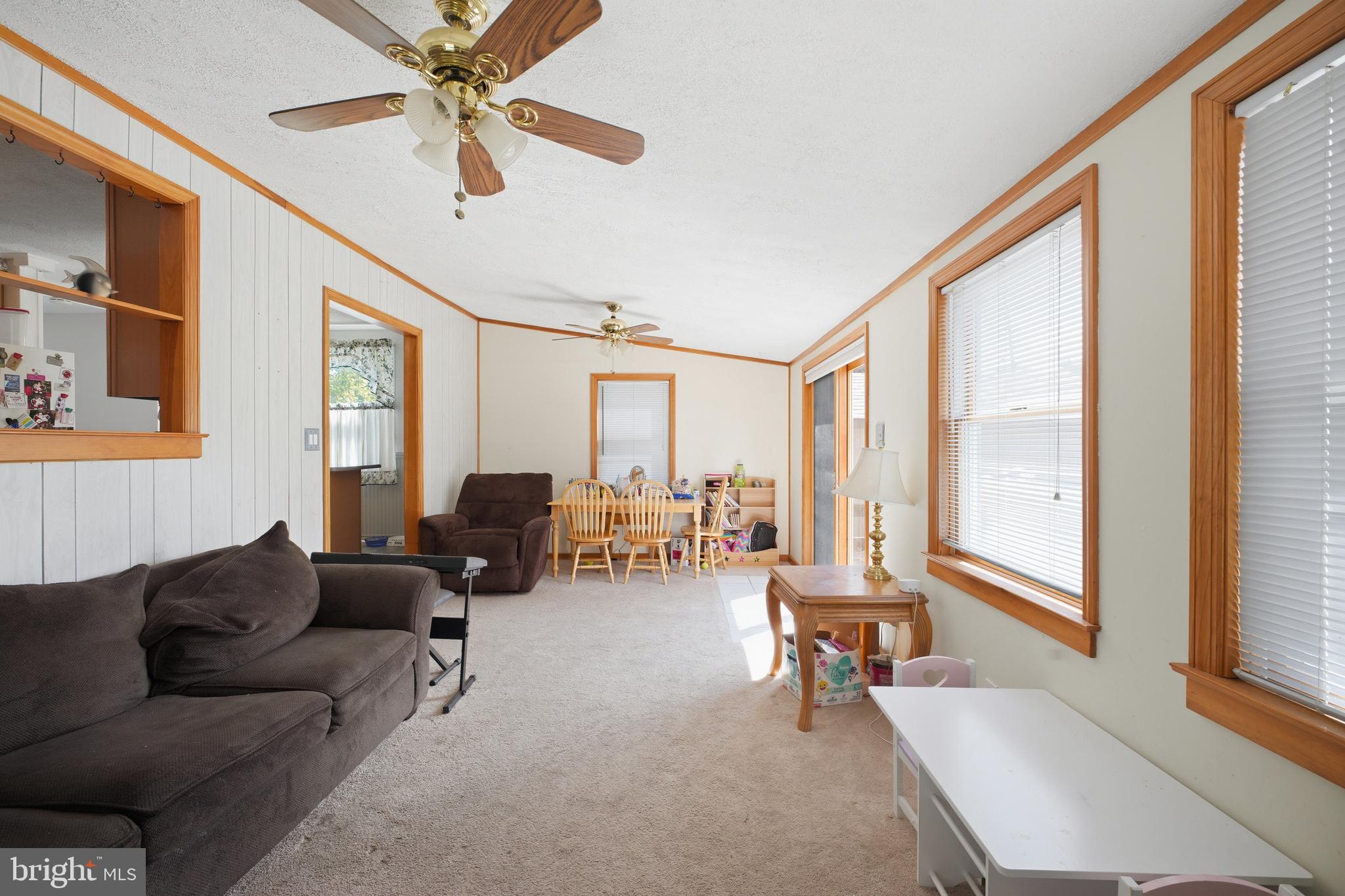 820 Magnolia Road Hellertown, PA 18055 - Photo 5 of 32 Gallery Image 5
