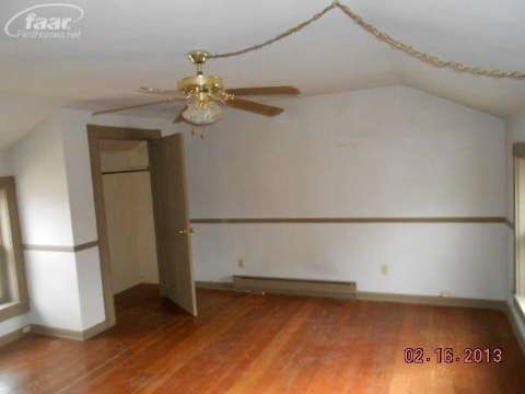1083 East Baldwin Road Fenton, MI 48430 - Photo 19 of 25 20344083-18.JPG