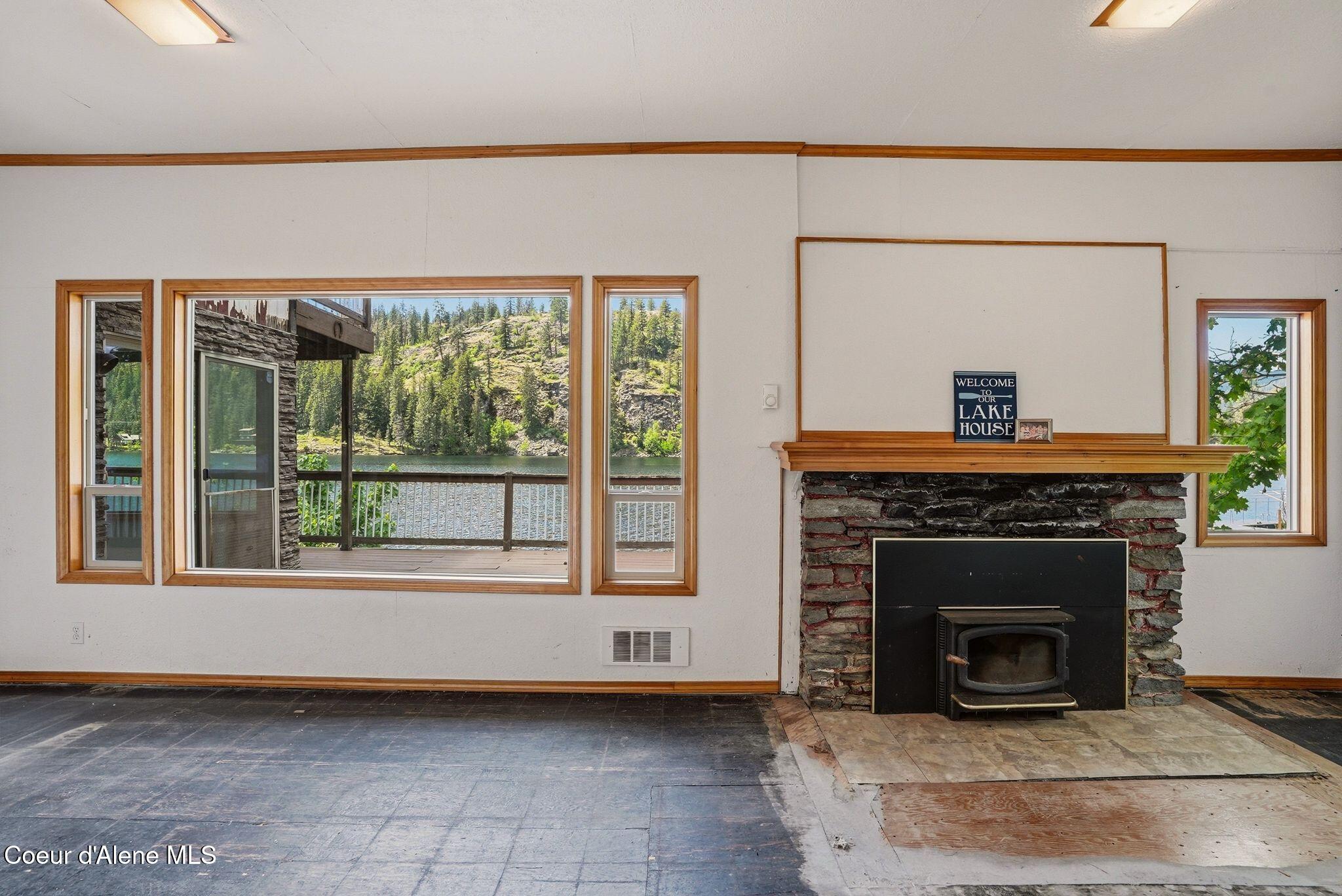 24305 North Lakeview Boulevard Rathdrum, ID 83858 - Photo 13 of 45 wood fireplace insert