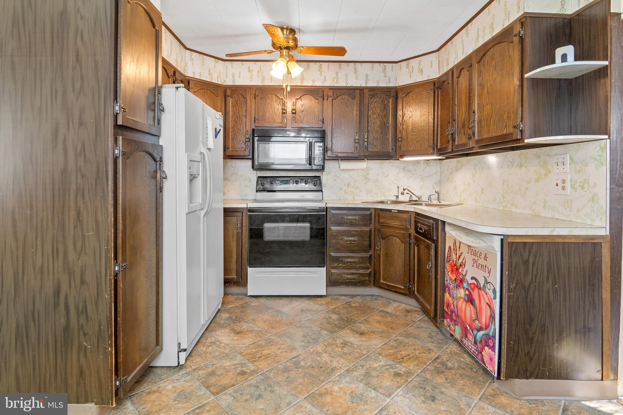 1421 3rd Road Baltimore, MD 21220 - Photo 9 of 30 Kitchen