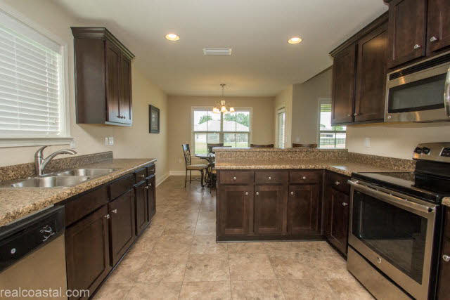586 Fulton Loop Foley, AL 36535 - Photo 2 of 24