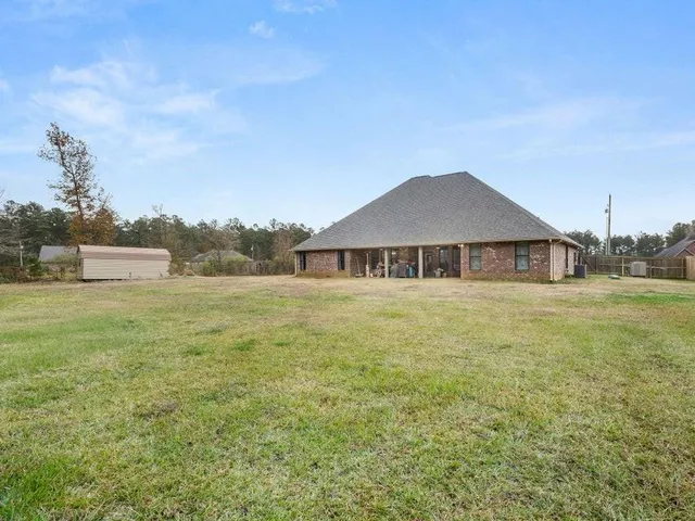 $474,900 | 102 Hidden Trail, Leesville, LA 71446