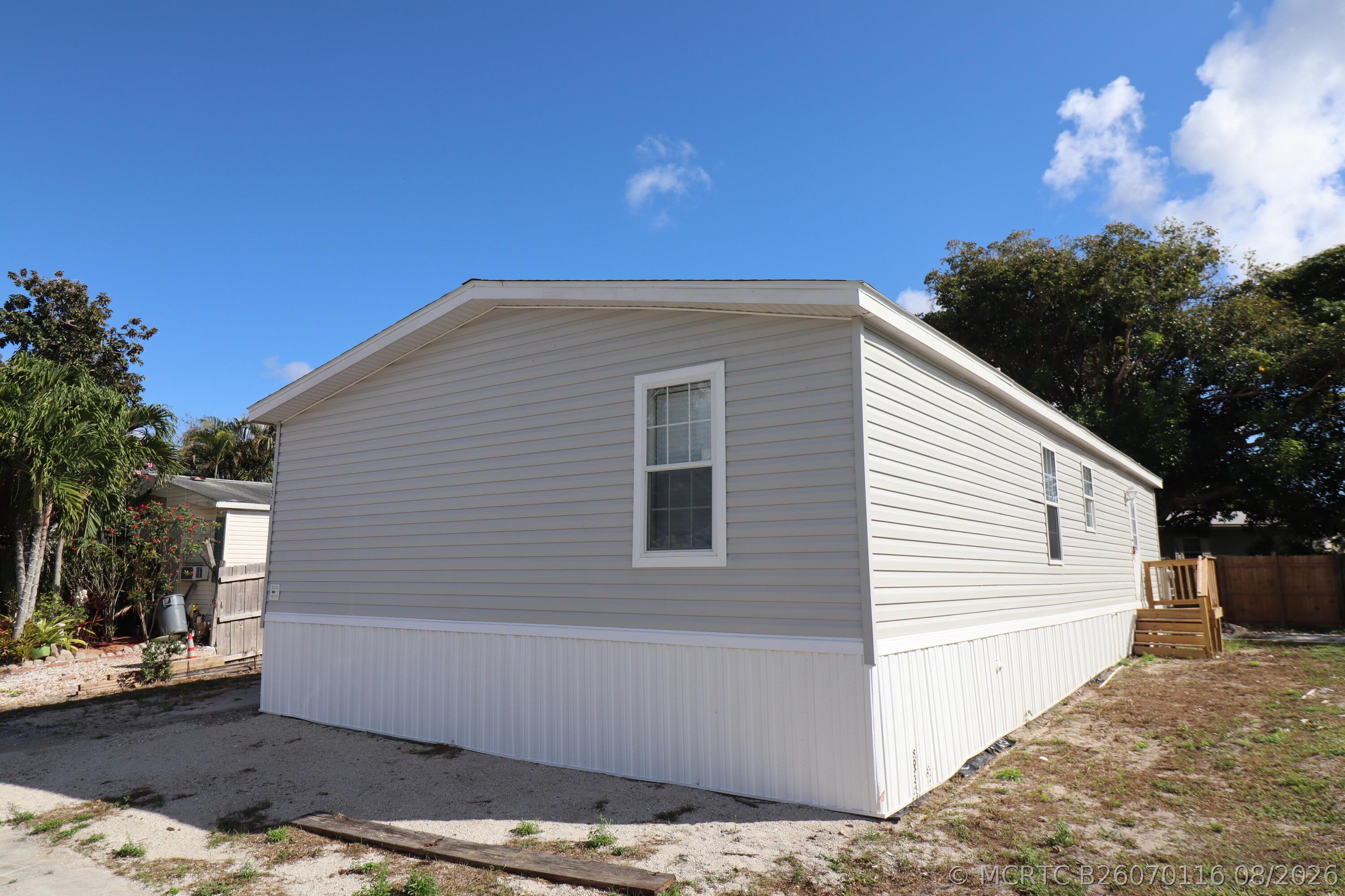 22868 Dolphin Road Boca Raton, FL 33428 - Photo 2 of 13 IMG_9165