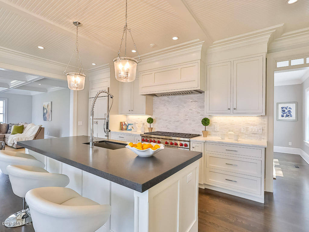 10 Durkin Place Riverside, CT 06878 - Photo 8 of 35 0034.jpg