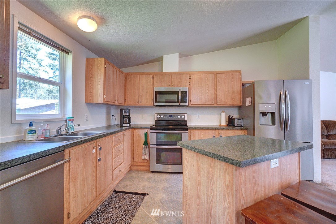 1610 Tiedman Road Southwest Lakebay, WA 98349 - Photo 9 of 31 Gallery Image 9