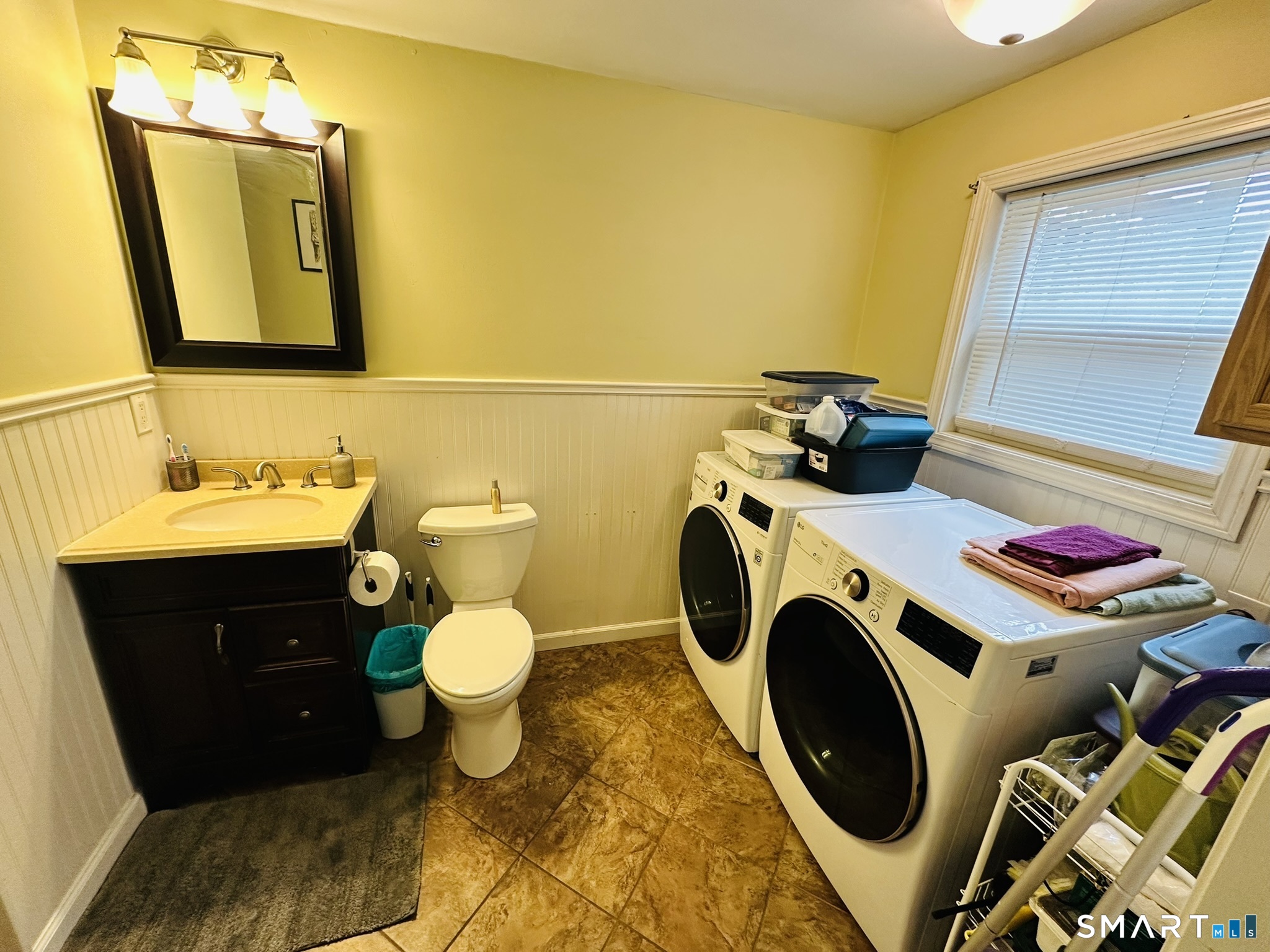172 Old Farms Road Southington, CT 06489 - Photo 18 of 26 Lower-level full bath with washer/dryer