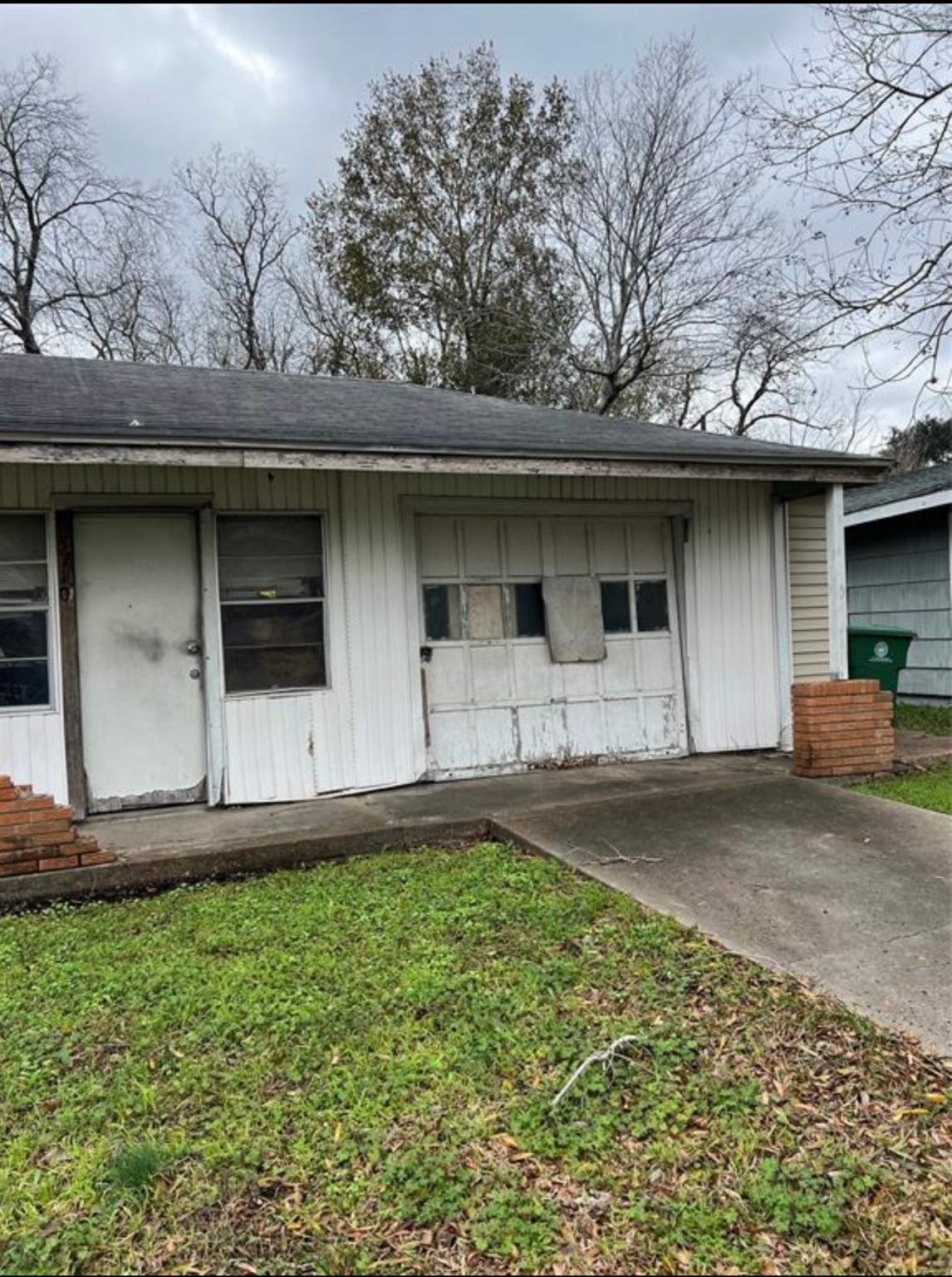 5710 Ridgeway Drive Houston, TX 77033 - Photo 6 of 6