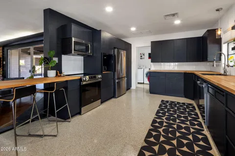 $1,075,000 | 1630 East Solano Drive, Phoenix, AZ 85016