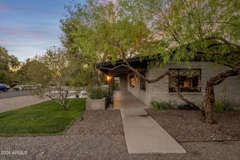 $1,075,000 | 1630 East Solano Drive, Phoenix, AZ 85016