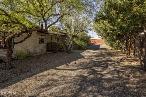 $1,075,000 | 1630 East Solano Drive, Phoenix, AZ 85016