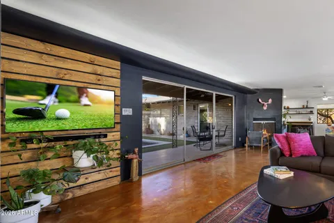 $1,075,000 | 1630 East Solano Drive, Phoenix, AZ 85016