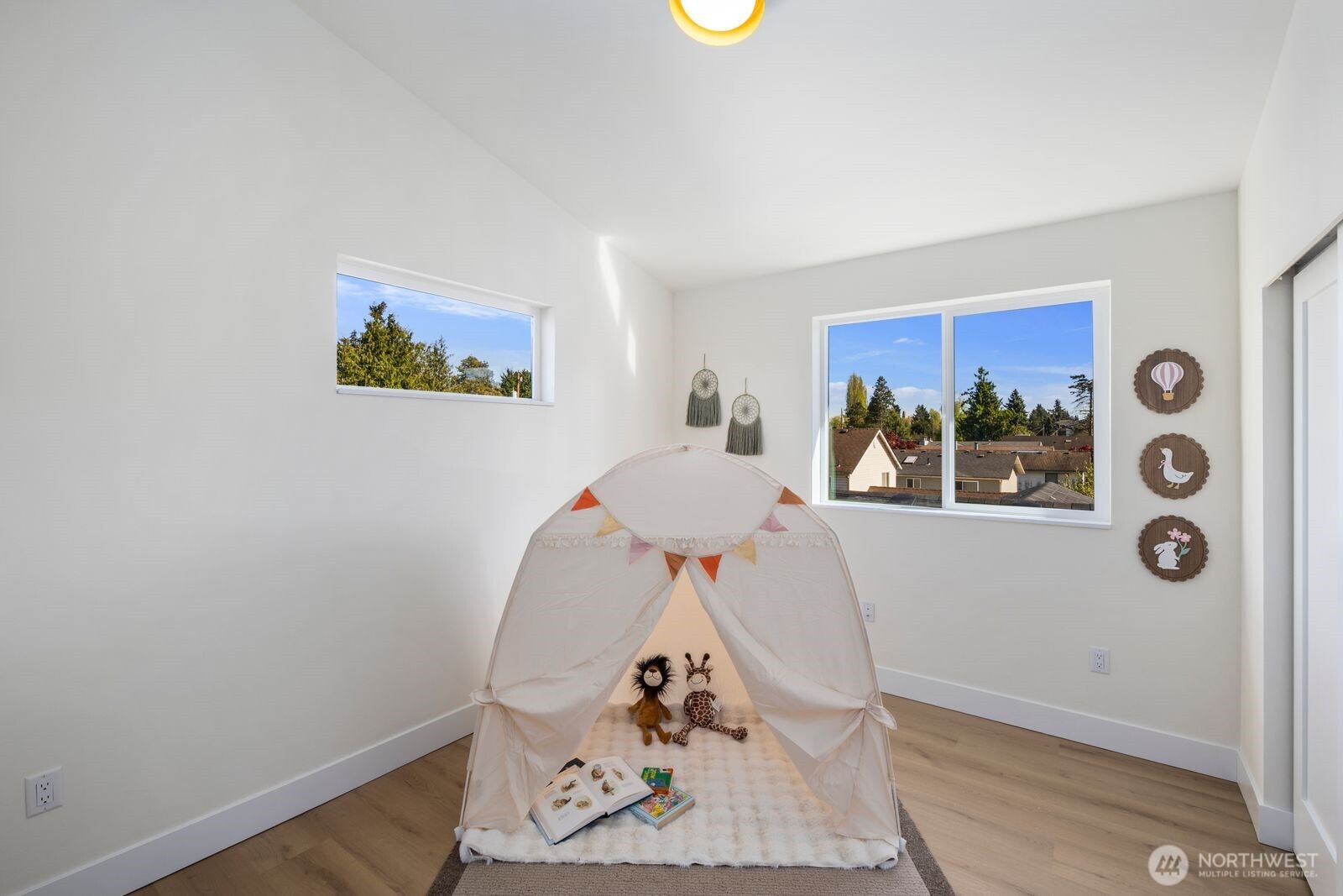 309 Northwest 92nd Street Seattle, WA 98117 - Photo 22 of 36