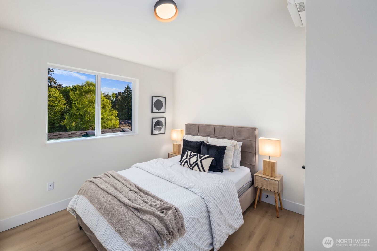 309 Northwest 92nd Street Seattle, WA 98117 - Photo 23 of 36